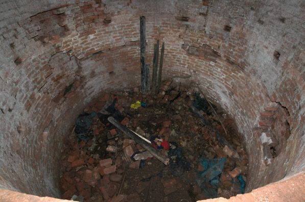 The Ice House is circular and approximately 15ft across and 20ft from the chamber roof to the floor.