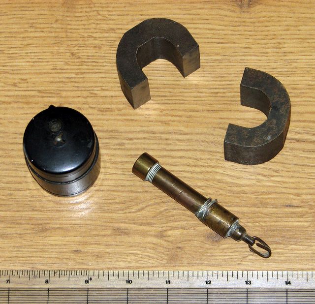 Woodbridge detonator-magnets-detonator holder