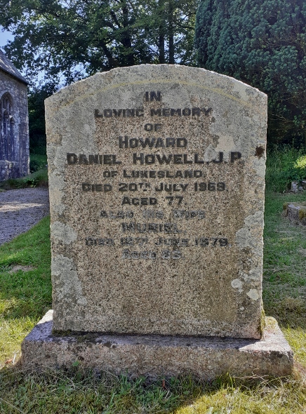 Howard Howell grave